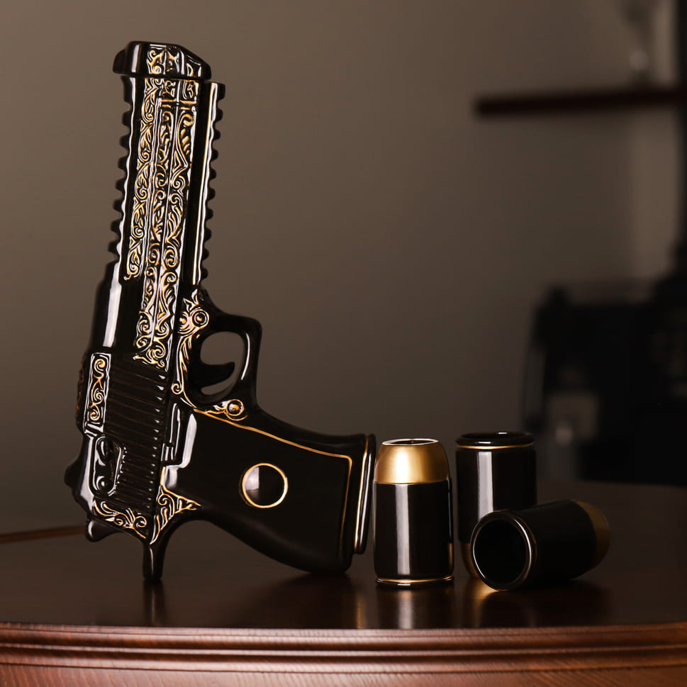 Pistol Gun Decanter Set With Glasses 500 Ml (Black/Gold)